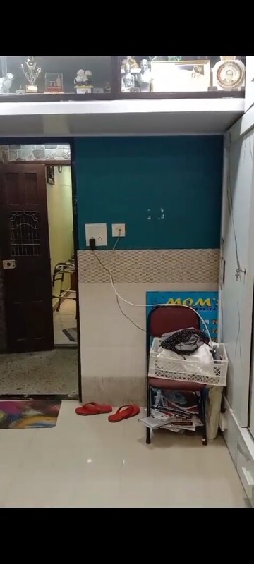 Master Bedroom in 1 RK Apartment at Bindra Complex, Andheri East – for Rent