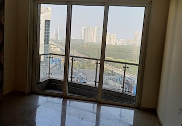 Room in 3 BHK Apartment at Lodha Fiorenza, Goregaon East – for Rent