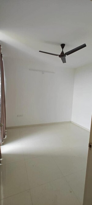 Room in 2 BHK Apartment at Vascon Citron Phase 2, Wagholi – for Rent