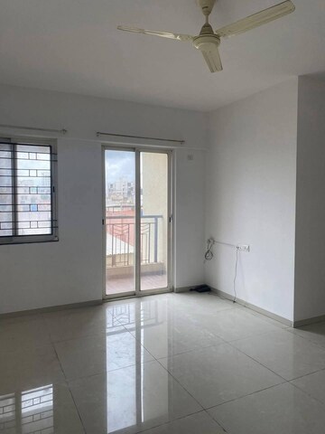 Room in 2 BHK Apartment at VTP Urban Soul, Kharadi – for Rent
