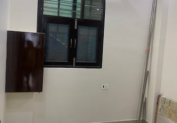 Room in 4 BHK Apartment at Prabhadevi – for Rent