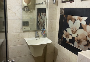 Bathroom in 4 BHK Apartment at Prabhadevi – for Rent