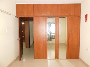 Room in 1 BHK Apartment at Bhoomi Park, Malad West – for Rent