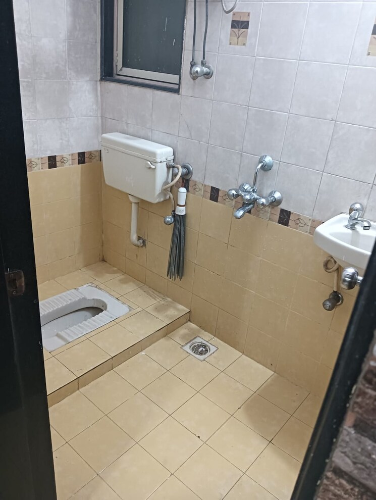 Bathroom, bhoomi-park 1 Bedroom 560 Sq.Ft. Apartment In Malad West Mumbai 9341066