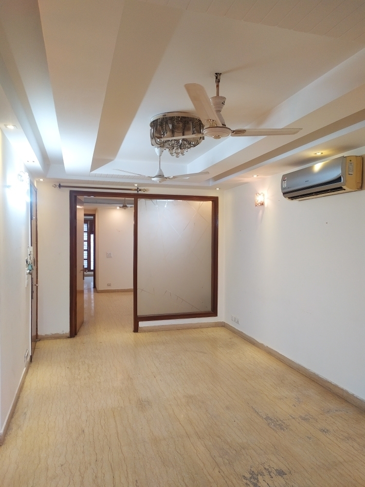 3 BHK + Servant Room Builder Floor For Rent in Chittaranjan Park 