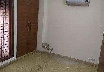 Master Bedroom in 3 BHK Builder Floor at Chittaranjan Park – for Rent