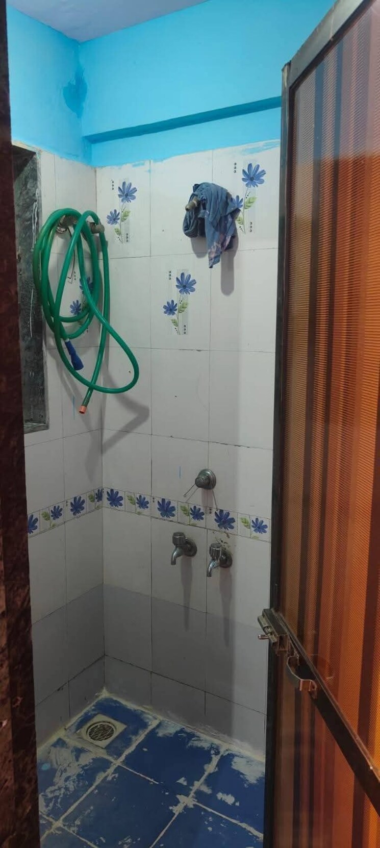 Bathroom, andheri east 1 Bedroom 280 Sq.Ft. Apartment In Andheri East Mumbai 9341077