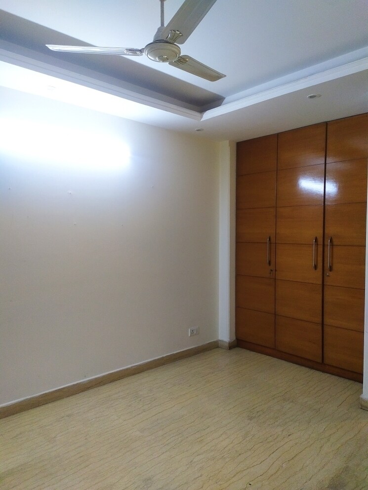 Bedroom, chittaranjan park 3 Bedroom 1500 Sq.Ft. Builder Floor In Chittaranjan Park Delhi 9341087