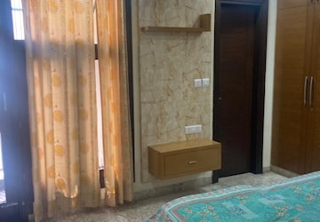 Bedroom in 2 BHK Builder Floor at Nirman Vihar – for Rent