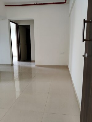 Room in 3 BHK Apartment at Dosti Blossom, Wadala East – for Rent