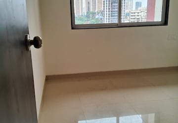 Room in 3 BHK Apartment at Dosti Blossom, Wadala East – for Rent