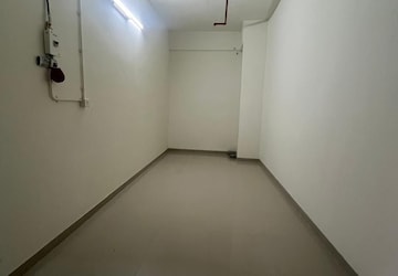 Shop For Rent in Thane West