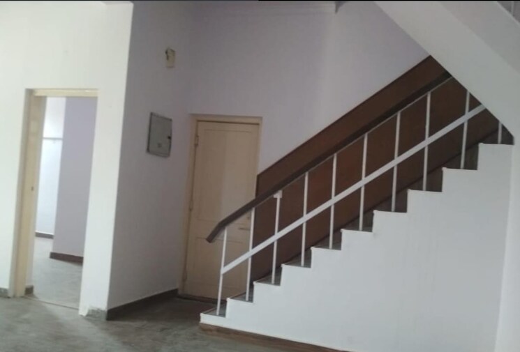 Exterior View, arun-vihar-sector-37 3 Bedroom 1500 Sq.Ft. Builder Floor In Sector 37 Noida 9341131