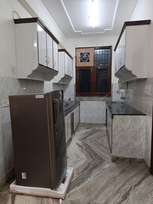 Bathroom in 2 BHK Builder Floor at Ansal Sushant Apartments, Sushant Lok I – for Rent