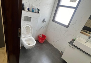 Bathroom in 4 BHK Penthouse at Orchid Gardens, Sector 54 – for Rent