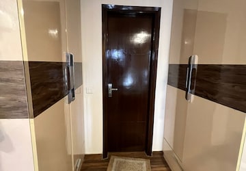 Staircase in 4 BHK Penthouse at Orchid Gardens, Sector 54 – for Rent