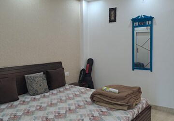 Bedroom in 3 BHK Builder Floor at Unitech Greenwood City Apartment, Sector 45 – for Rent