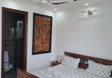 Bedroom in 3 BHK Builder Floor at Unitech Greenwood City Apartment, Sector 45 – for Rent