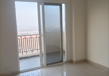 3 BHK Apartment For Rent in DLF New Town Heights II, Sector 86