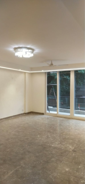 Room in 3 BHK Builder Floor at Boutique Residential Apartments N-136, Panchsheel Park – for Rent