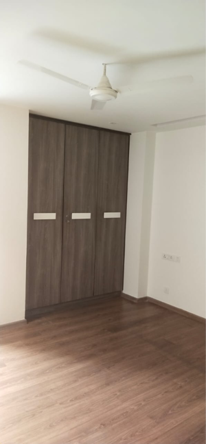 Room in 3 BHK Builder Floor at Boutique Residential Apartments N-136, Panchsheel Park – for Rent