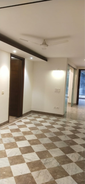 Room in 3 BHK Builder Floor at Boutique Residential Apartments N-136, Panchsheel Park – for Rent