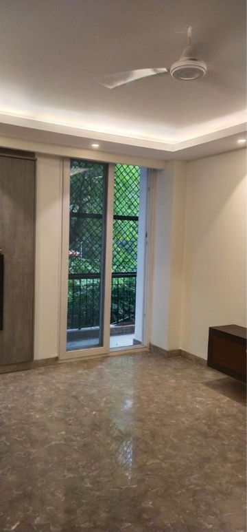 Room in 3 BHK Builder Floor at Boutique Residential Apartments N-136, Panchsheel Park – for Rent