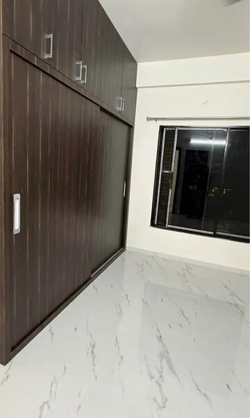 Room in 2 BHK Apartment at Khamla – for Rent