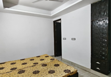 Bedroom in 1 BHK Builder Floor at Malviya Nagar – for Rent