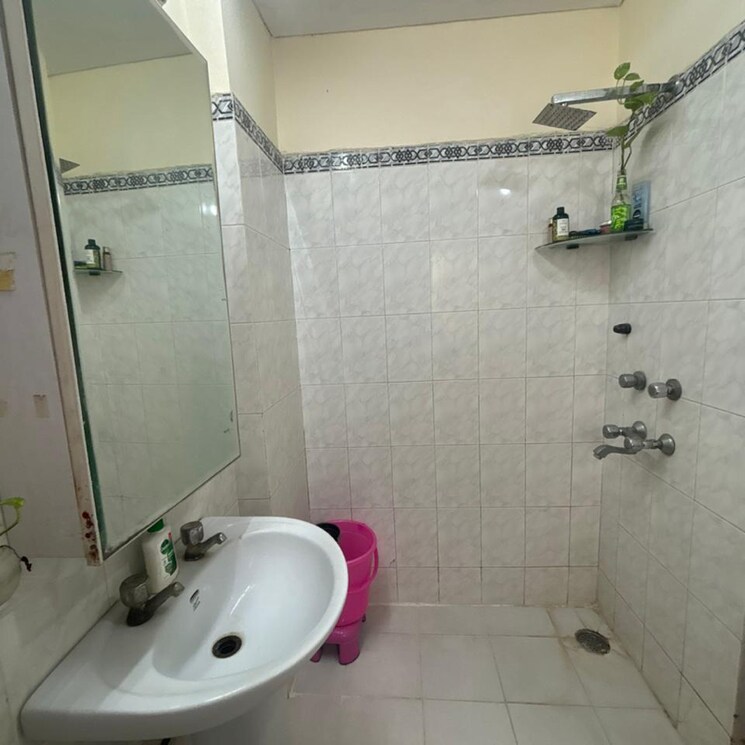 Bathroom, sector 21c 3 Bedroom 1700 Sq.Ft. Apartment In Sector 21c Faridabad 9341245