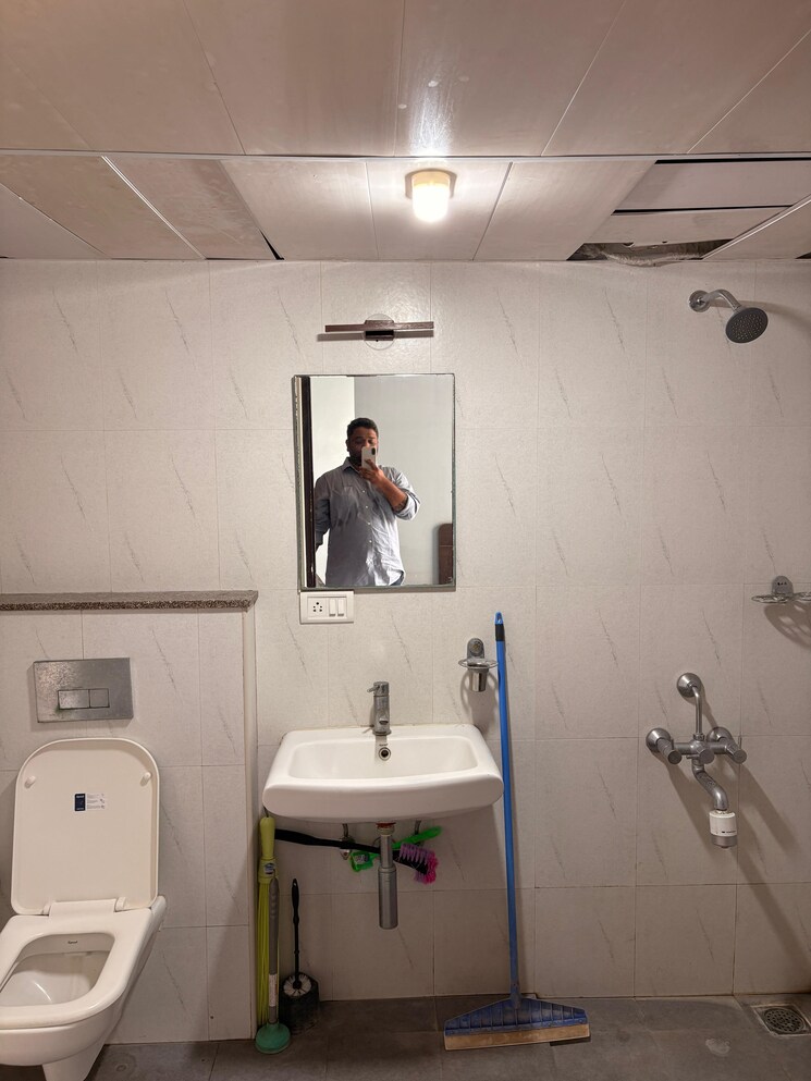 Bathroom, expat-wisdom-tree 3 Bedroom 1868 Sq.Ft. Apartment In Hennur Bangalore 9341238