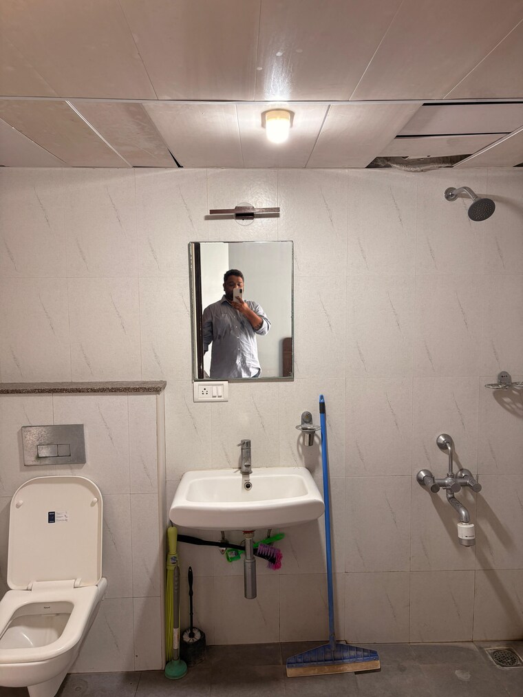 Bathroom, expat-wisdom-tree 3 Bedroom 1868 Sq.Ft. Apartment In Hennur Bangalore 9341238