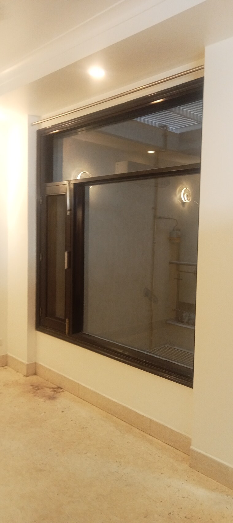 Room, safdarjung development area 4 Bedroom 400 Sq.Yd. Builder Floor In Safdarjung Development Area Delhi 9341246