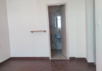 Master Bedroom in 3.5 BHK Apartment at Maxworth Premier Urban, Sector 15 – for Rent