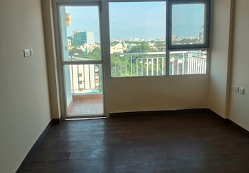Room in 3.5 BHK Apartment at Maxworth Premier Urban, Sector 15 – for Rent