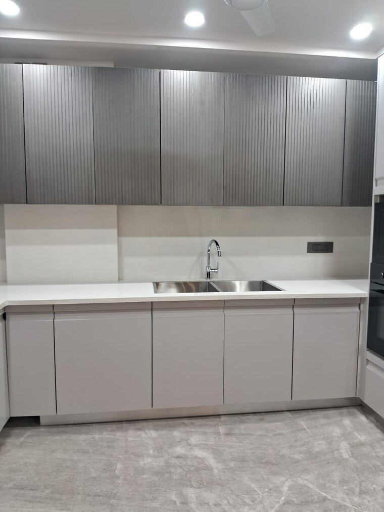 Bathroom, safdarjung development area 4 Bedroom 350 Sq.Yd. Builder Floor In Safdarjung Development Area Delhi 9341255