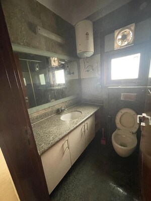 Master Bedroom in 4 BHK Builder Floor at Safdarjung Development Area – for Rent