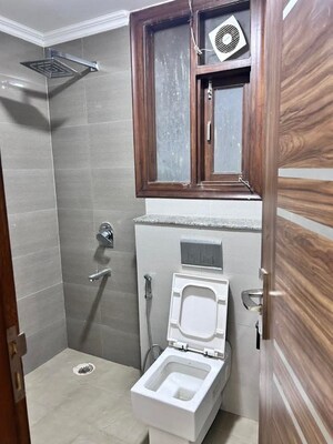 Bathroom in 1 BHK Builder Floor at Neb Sarai – for Rent