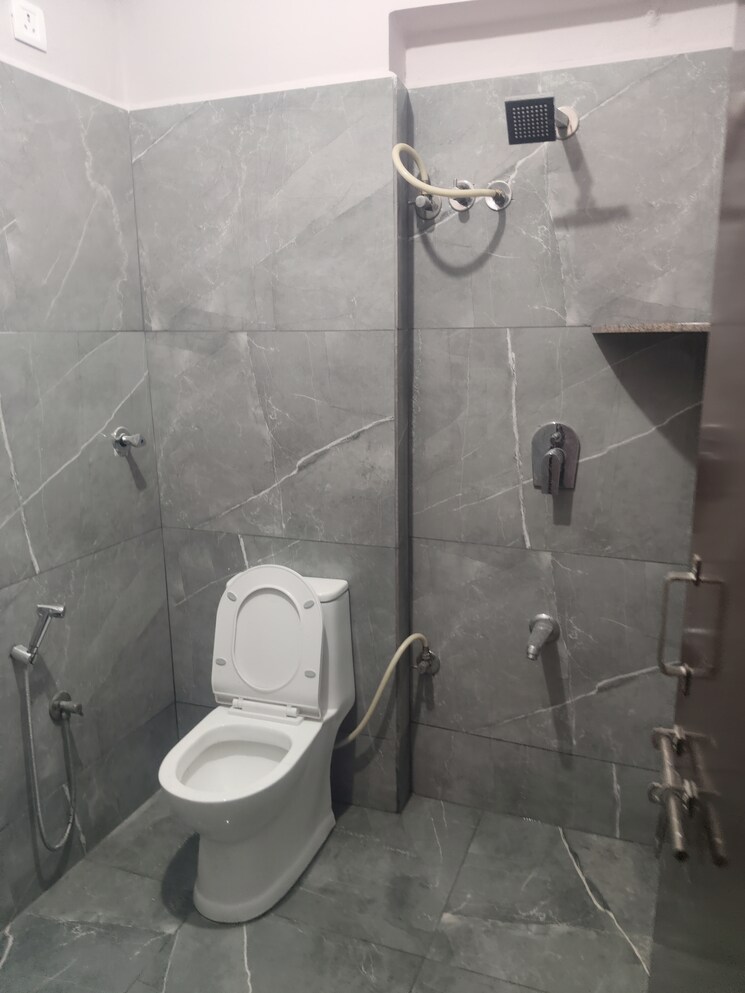 Bathroom, sri-sai-residency-kadubeesanahalli 1 Bedroom 600 Sq.Ft. Apartment In Kadubeesanahalli Bangalore 9341262