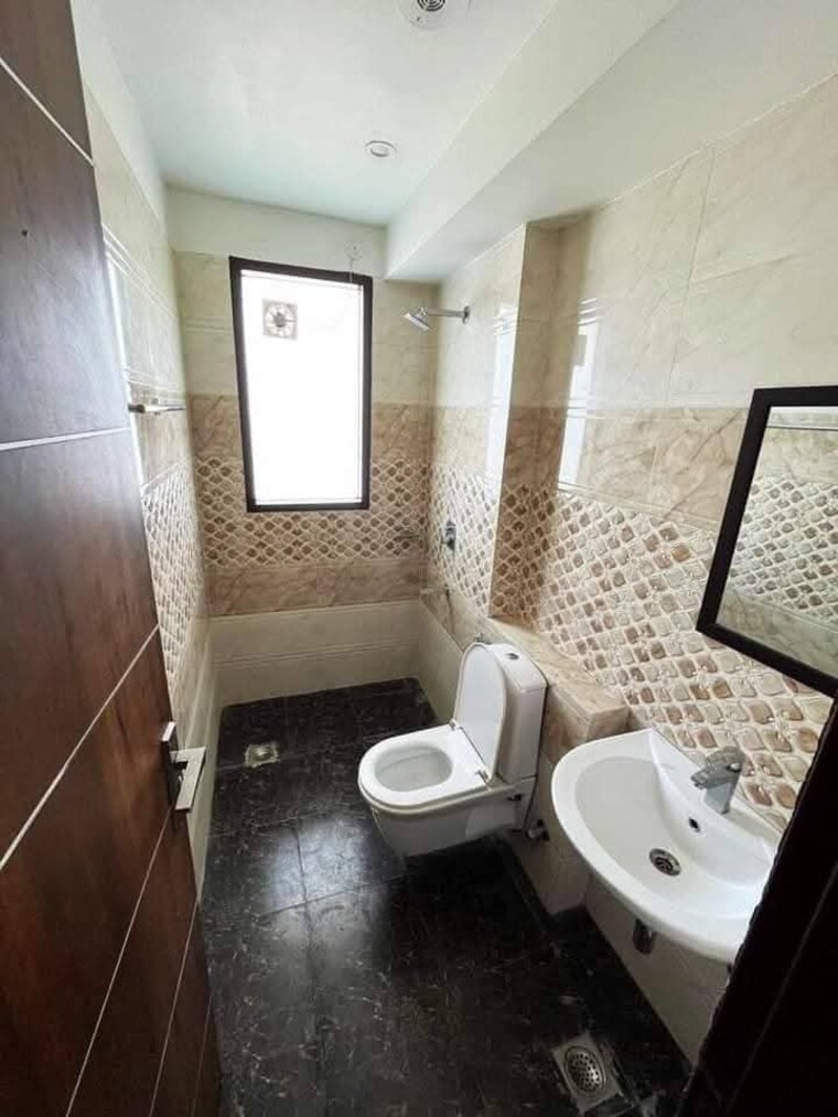 Bathroom, neb sarai 1 Bedroom 500 Sq.Ft. Apartment In Neb Sarai Delhi 9341265