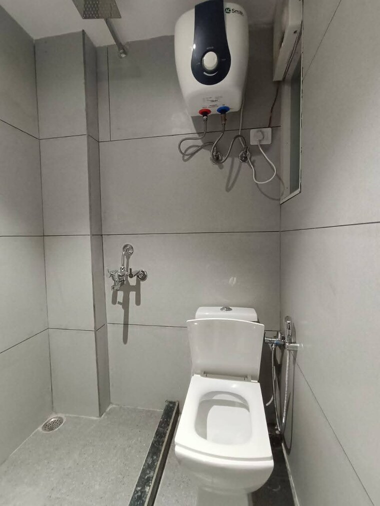 Bathroom, neb sarai 2 Bedroom 10000 Sq.Ft. Builder Floor In Neb Sarai Delhi 9341268