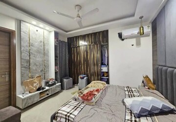 Master Bedroom in 3 BHK Builder Floor at Saket – for Rent