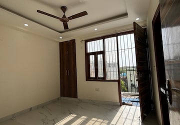 Bedroom in 2 BHK Apartment at Neb Sarai – for Rent