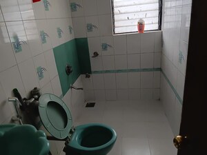 Bathroom in 1 BHK Apartment at Landmark Garden, Kalyani Nagar – for Rent