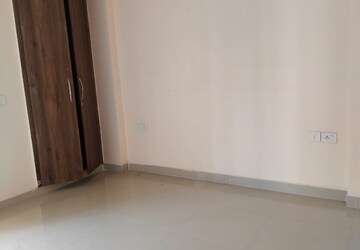 Room in 2.5 BHK Apartment at Fusion Homes, Tech Zone 4 Greater Noida – for Sale