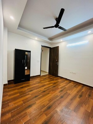 Bedroom in 2 BHK Apartment at Neb Sarai – for Rent
