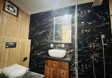 Attached Bathroom in 3 BHK Builder Floor at Saket – for Rent
