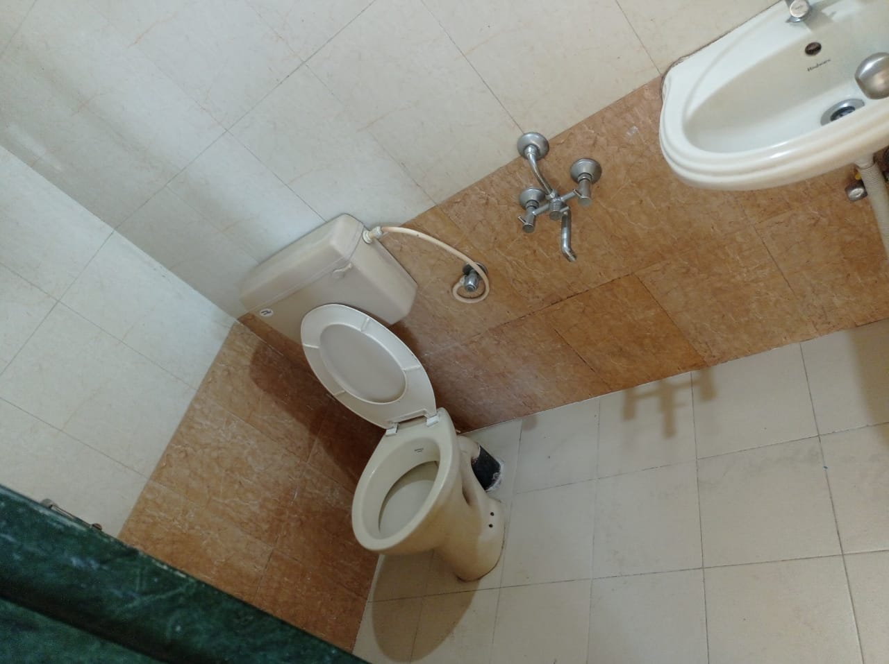 2 BHK + Extra Room Apartment For Rent in Radhika Park