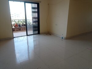 Room in 2 BHK Apartment at Radhika Park, Wadgaon Sheri – for Rent