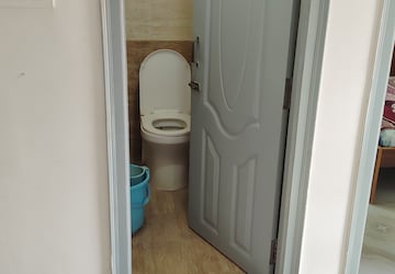 Bathroom in 1 BHK Apartment at Kondapur – for Rent